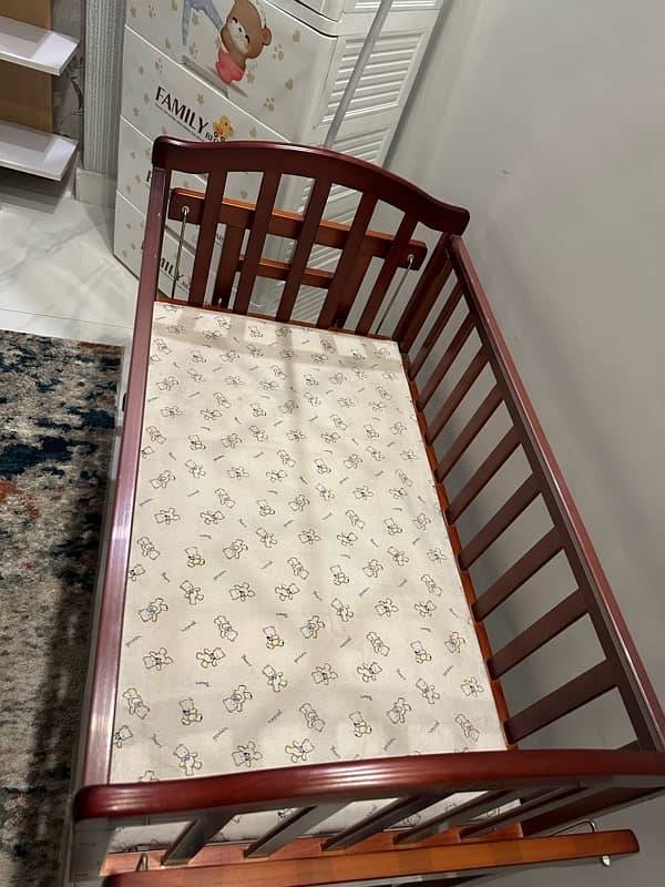 Baby cot and swing 1