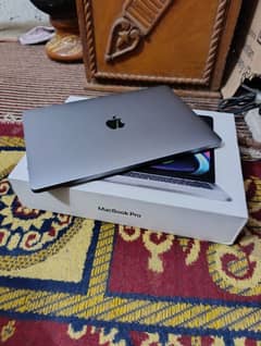 Apple mack book pro M1 2020