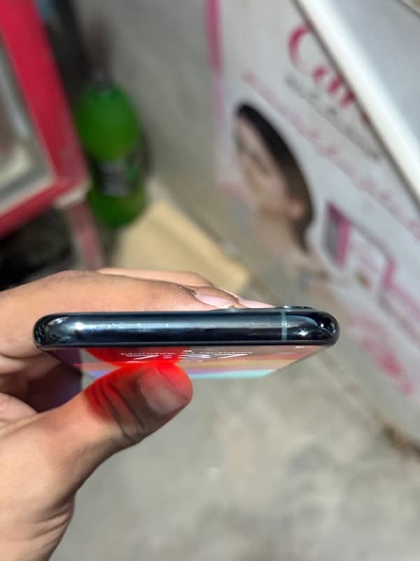 iPhone 11 Pro 7