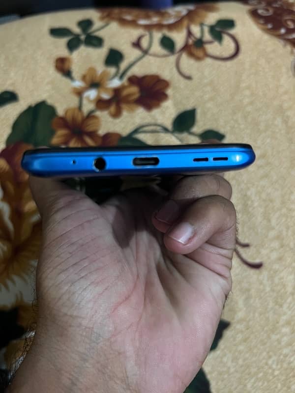 infinix hot 12 play  4+1/ 64 2