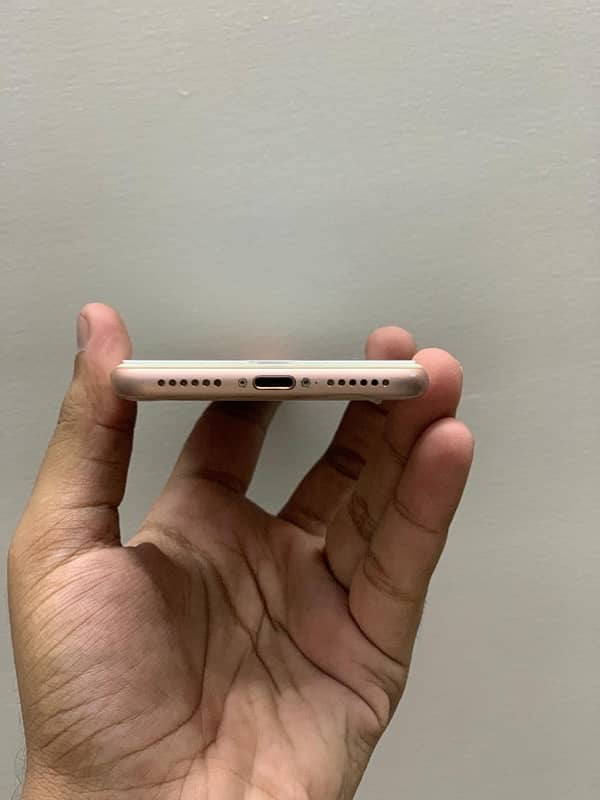 IPHONE 8 PTA APPROVED 64 GB 3