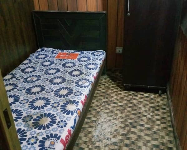 Ayat Girls Hostel Rooms and seats available in Ayat girls hostel 2