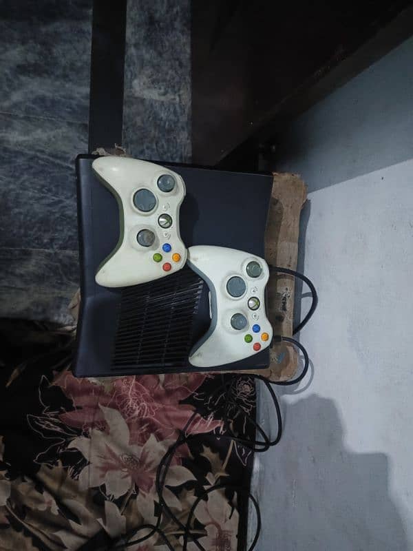 XBOX 360S 1