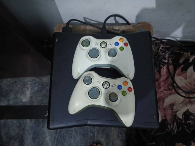 XBOX 360S 3