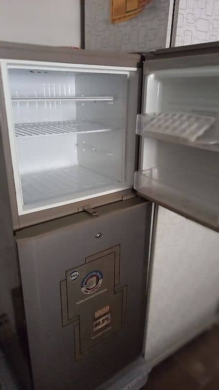 PEL refrigerator medium size 1