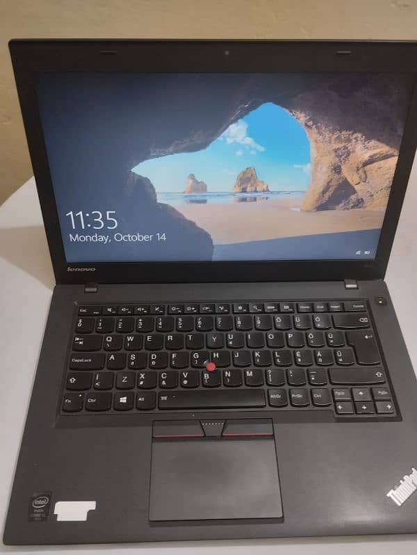 Lenovo Thinkpad core i5 5th gen 0