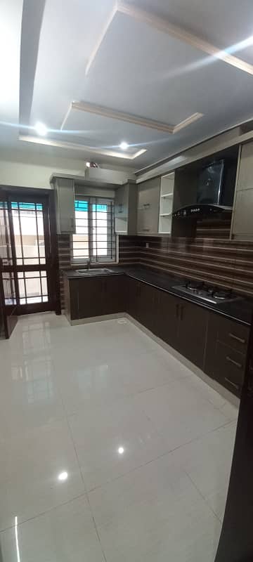 8 Marla Ground portion available for rent 2