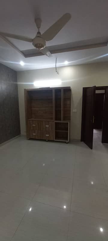 8 Marla Ground portion available for rent 3