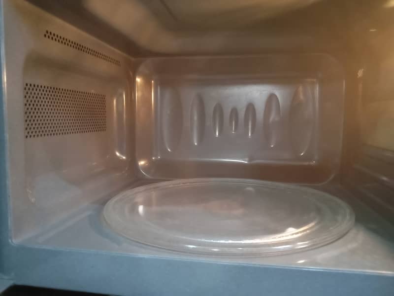 LG Microwave Oven 7