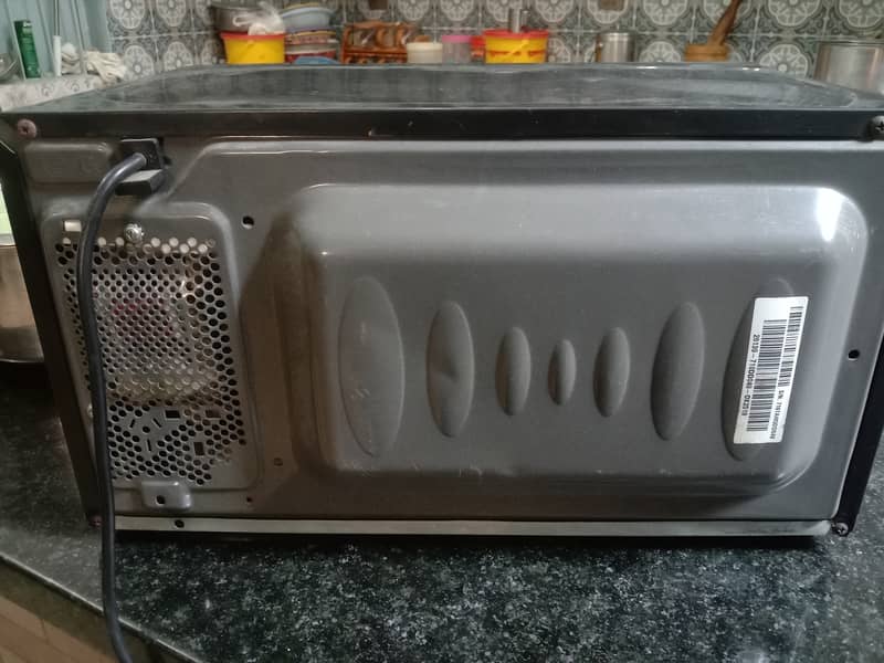 LG Microwave Oven 9