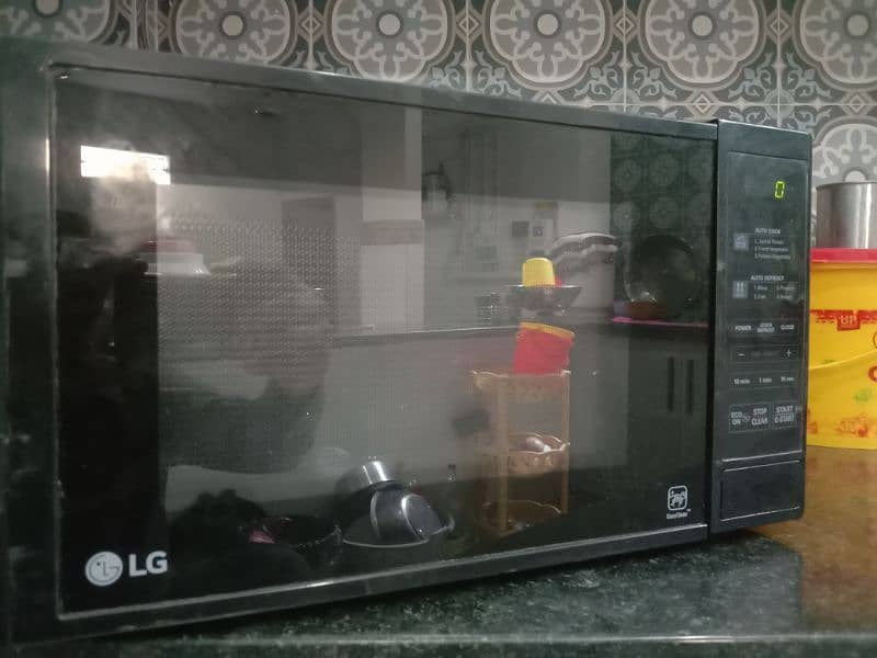 LG Microwave Oven 12