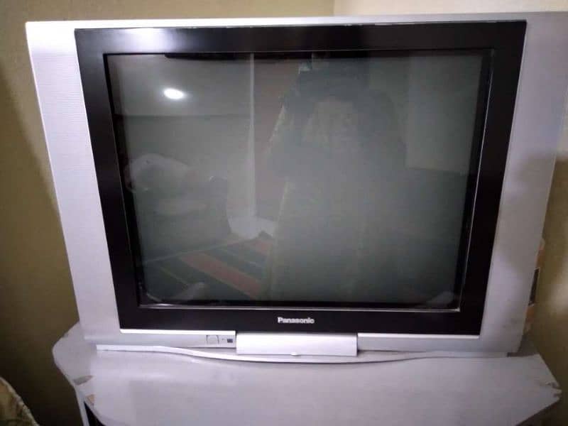 television Panasonic 29 inchs with TV trolley 8