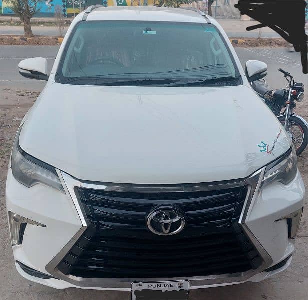 Toyota Fortuner V 2017 Total Genuine 0