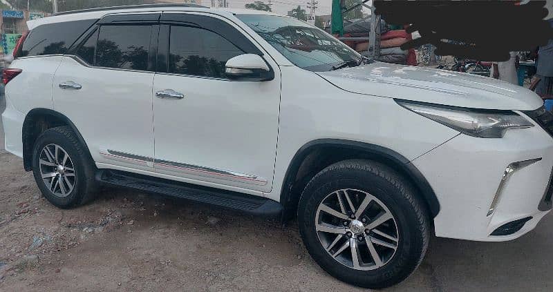 Toyota Fortuner V 2017 Total Genuine 3