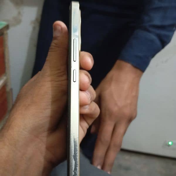 Vivo v25e for sell 4