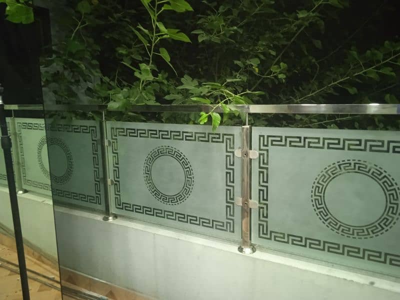 almunium window and railing glass lagwana Ka liye contact karain 1