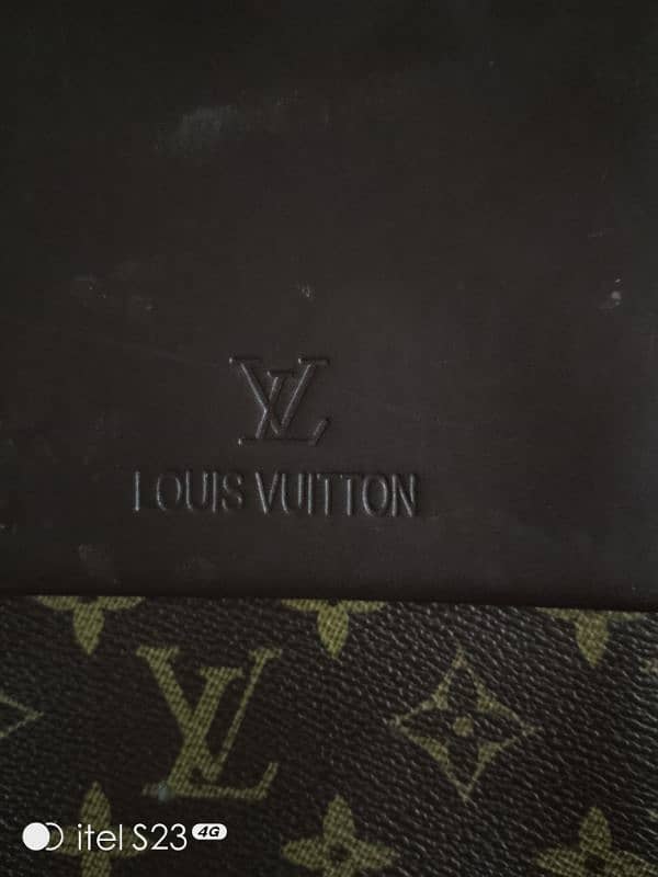 origional new louis Vuitton body bag 6