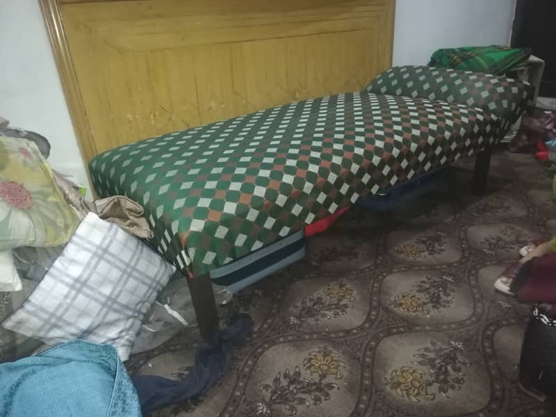 Single iron frame bed 1