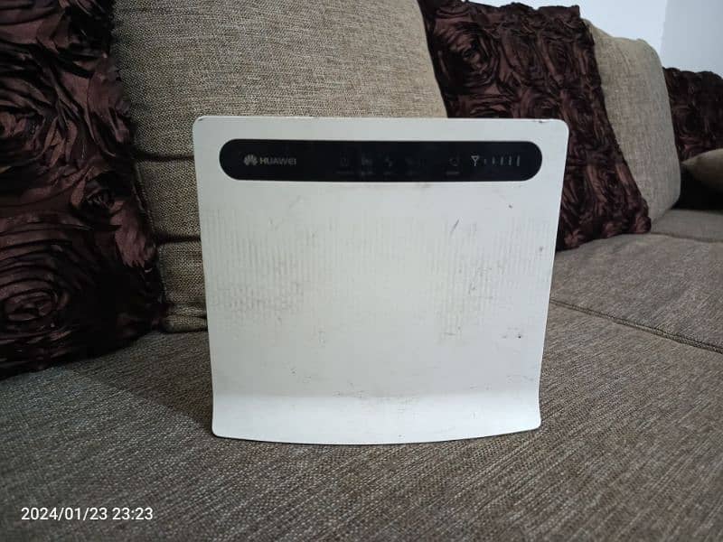 Huawei B-593, 4G LTE CPE Router (unlocked) 1