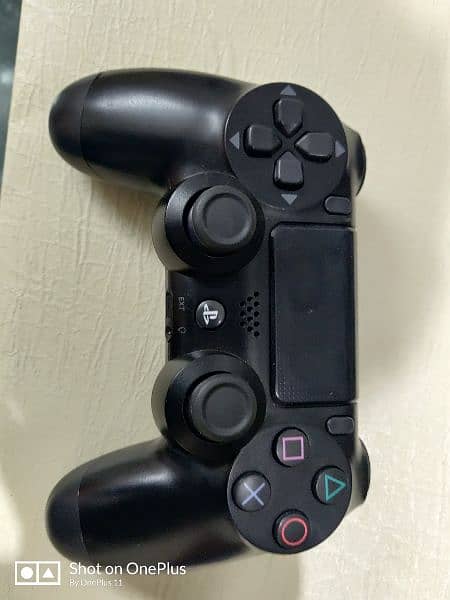 PS4 Controller with Box New Condition 0