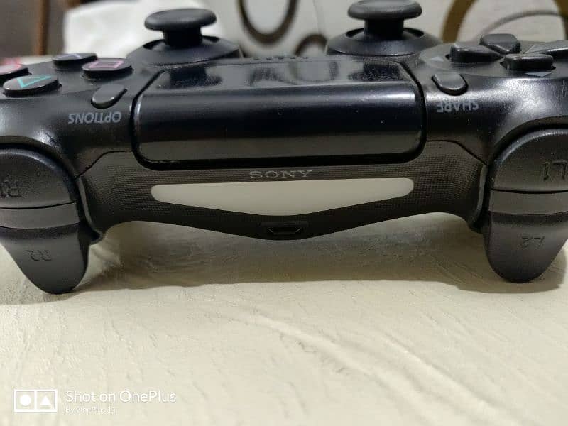 PS4 Controller with Box New Condition 1