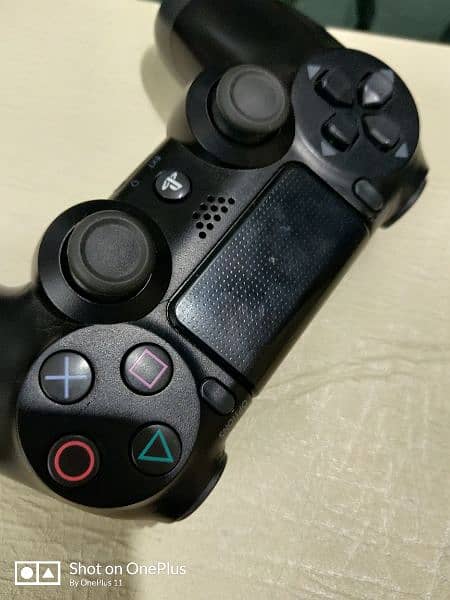 PS4 Controller with Box New Condition 2