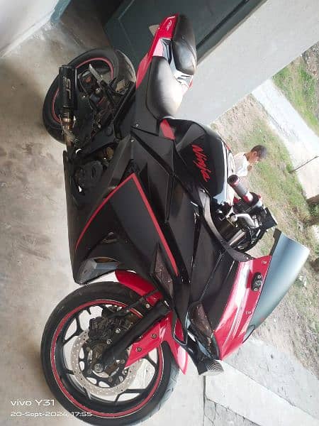 Kawasaki Ninja H2R Replica 4