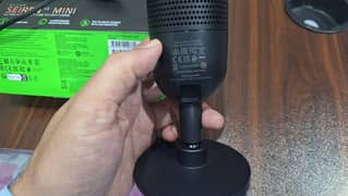 Original Razer Seiren V3 Mini