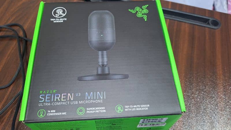 Original Razer Seiren V3 Mini 2