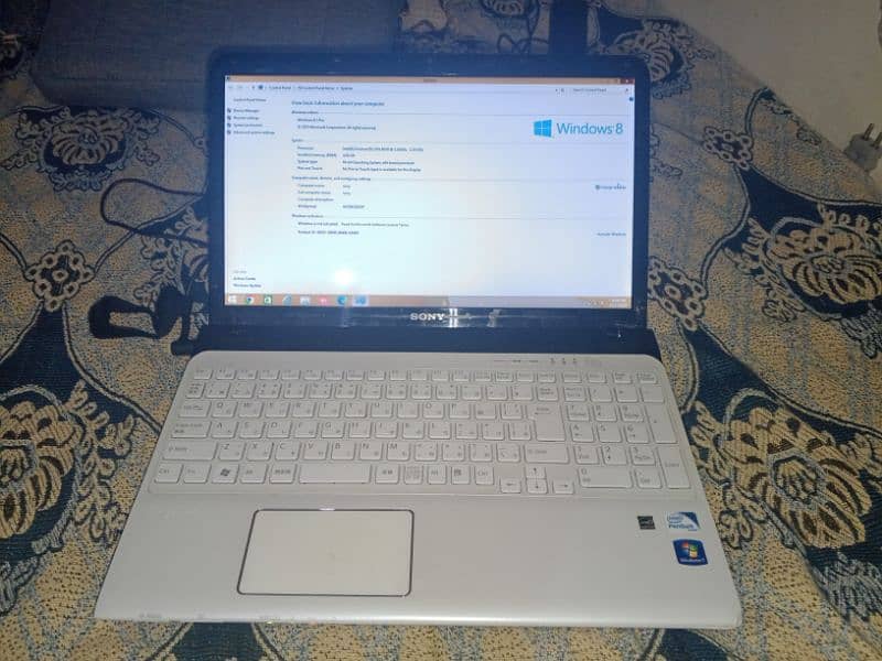 600 Gb Hard 4Gb Ram 2.30GHZ  1GB Graphics Sony Intel Pentium 1