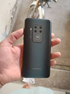 Motorola One Zoom