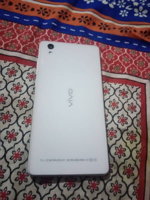 vivo Y51A kit mobile 4/64  condition 10/10 3