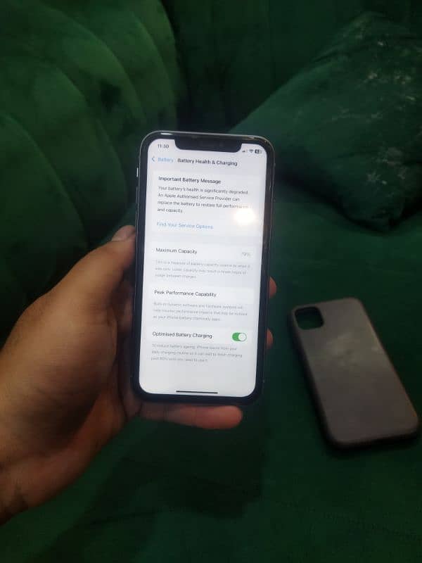 iPhone 11 factory unlocked 128 gb non pta 8