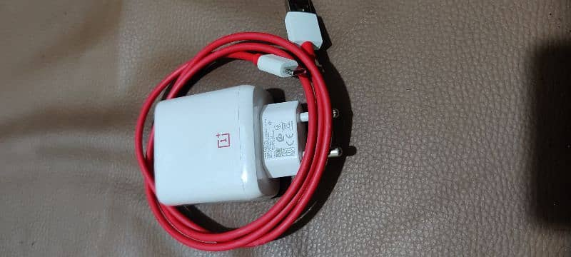 One Plus Fast Charger 65 Watts 0