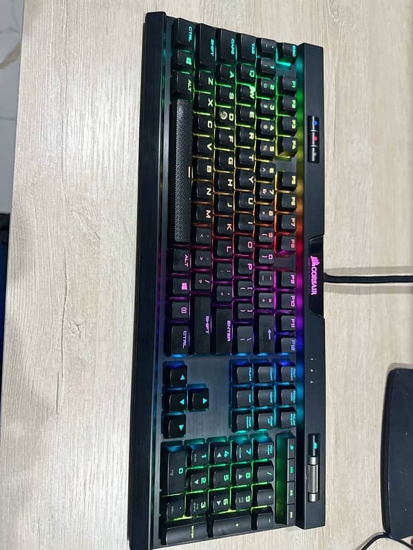 corsair k70 rgb keyboard 1