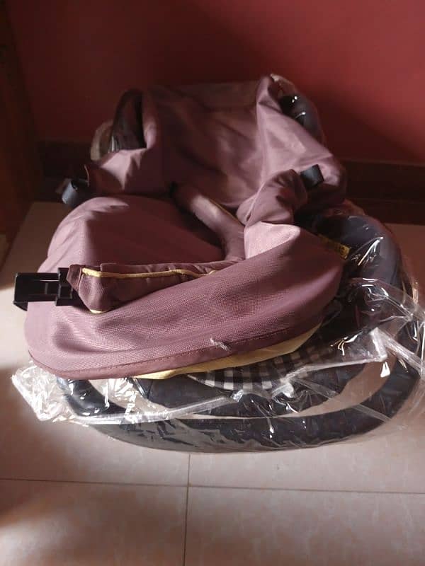 Baby Carry Cot 4