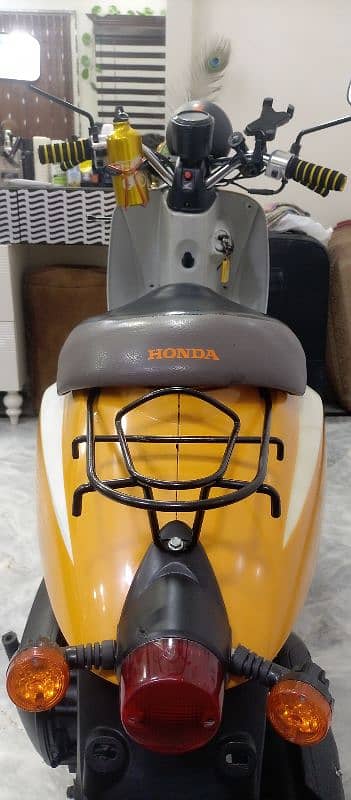 Honda scooty 14