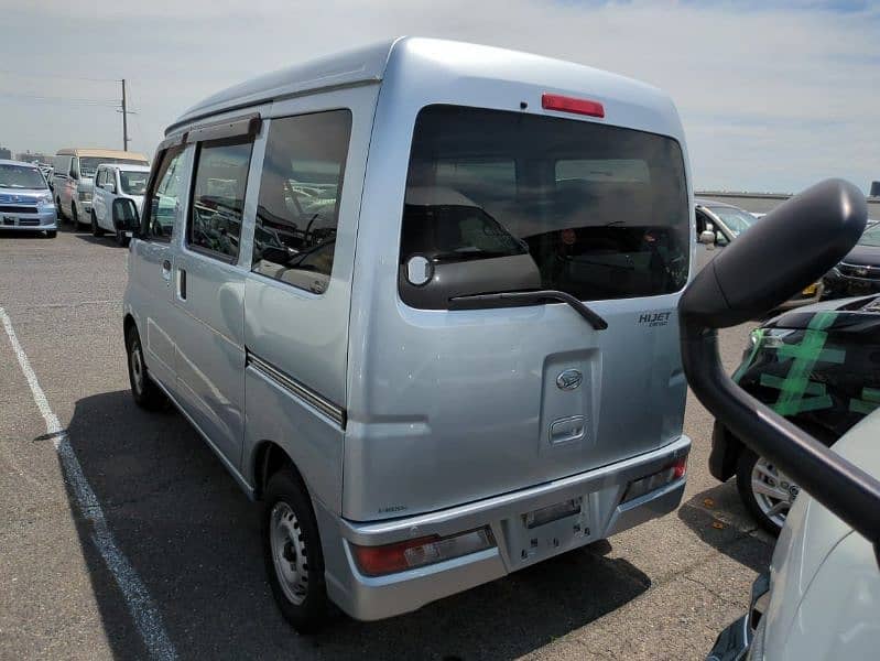 Daihatsu Hijet 2019 8