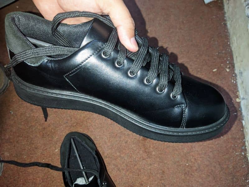 Furor Casual Black Sneakers Brand New - Size 40 (Never Worn) 1