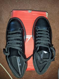 Furor Casual Black Sneakers Brand New - Size 40 (Never Worn)