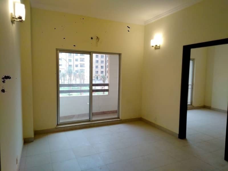 Corner 1st Floor Bahira Apartment Near Masjid And Mart Like Brand New 5