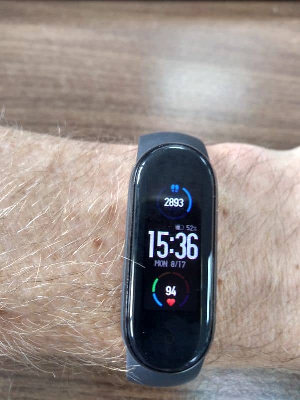 MI band 5 almost brand new 2