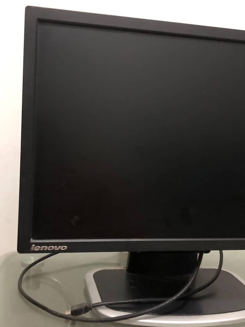 Lenovo 24 inches 75 hz 1920/1080p  10/10 monitor 3