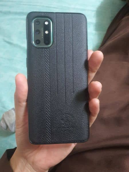 ONE PLUS 8T 1