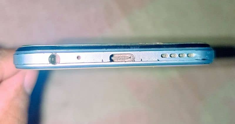 VIVO Y21 4