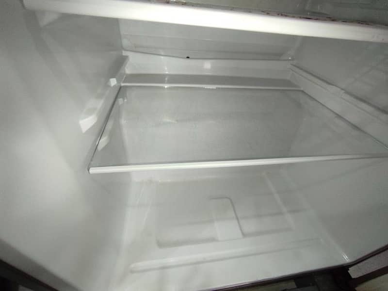 Haier HRF 380 Refrigerator 2