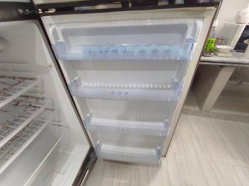 Haier HRF 380 Refrigerator 3