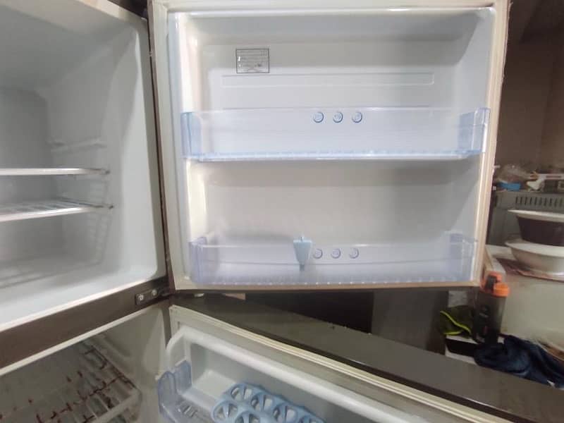 Haier HRF 380 Refrigerator 6