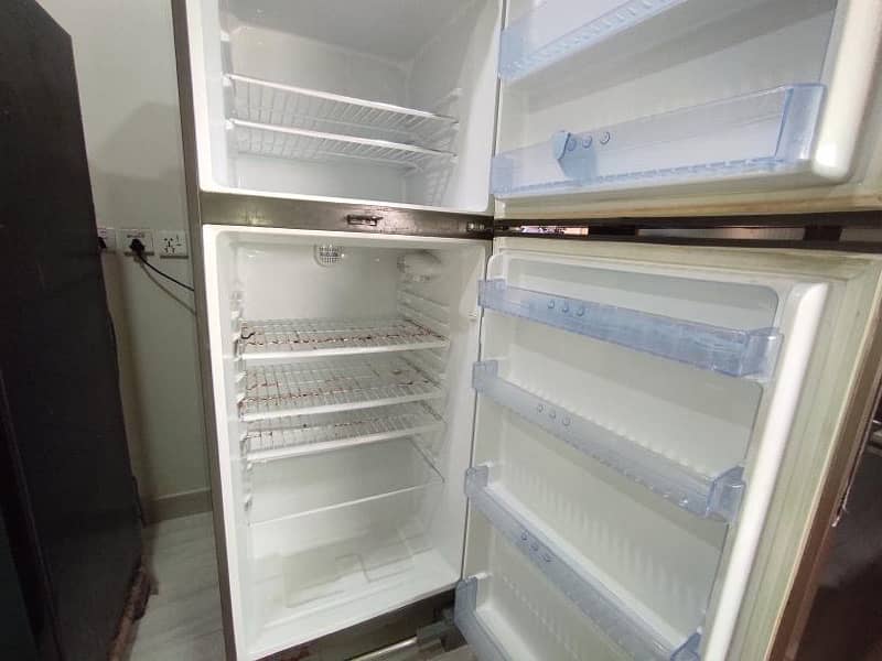 Haier HRF 380 Refrigerator 11