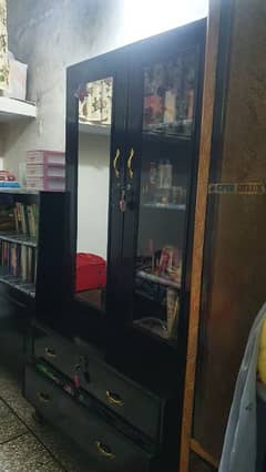 dressing table and books rack